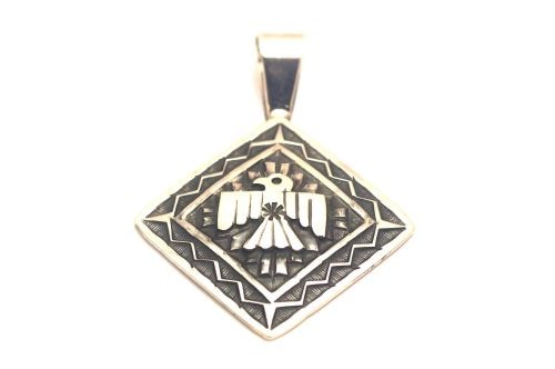 ナバホペンダント　サンシャイン・リーブス作　《サンダーバード＆スタンプ》