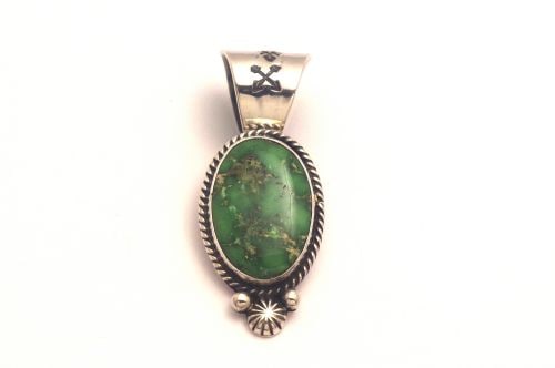 【POWWOWナゲッツ】　ナバホペンダント　デライン・リーブス作　《 ソノラン 》