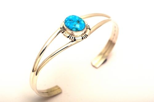 ナバホバングル　Norvin Johnson作　《キングマン》内周16.5cm