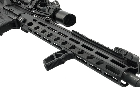 UTG ウルトラスリム フォアグリップ/M-LOK > フォアグリップ