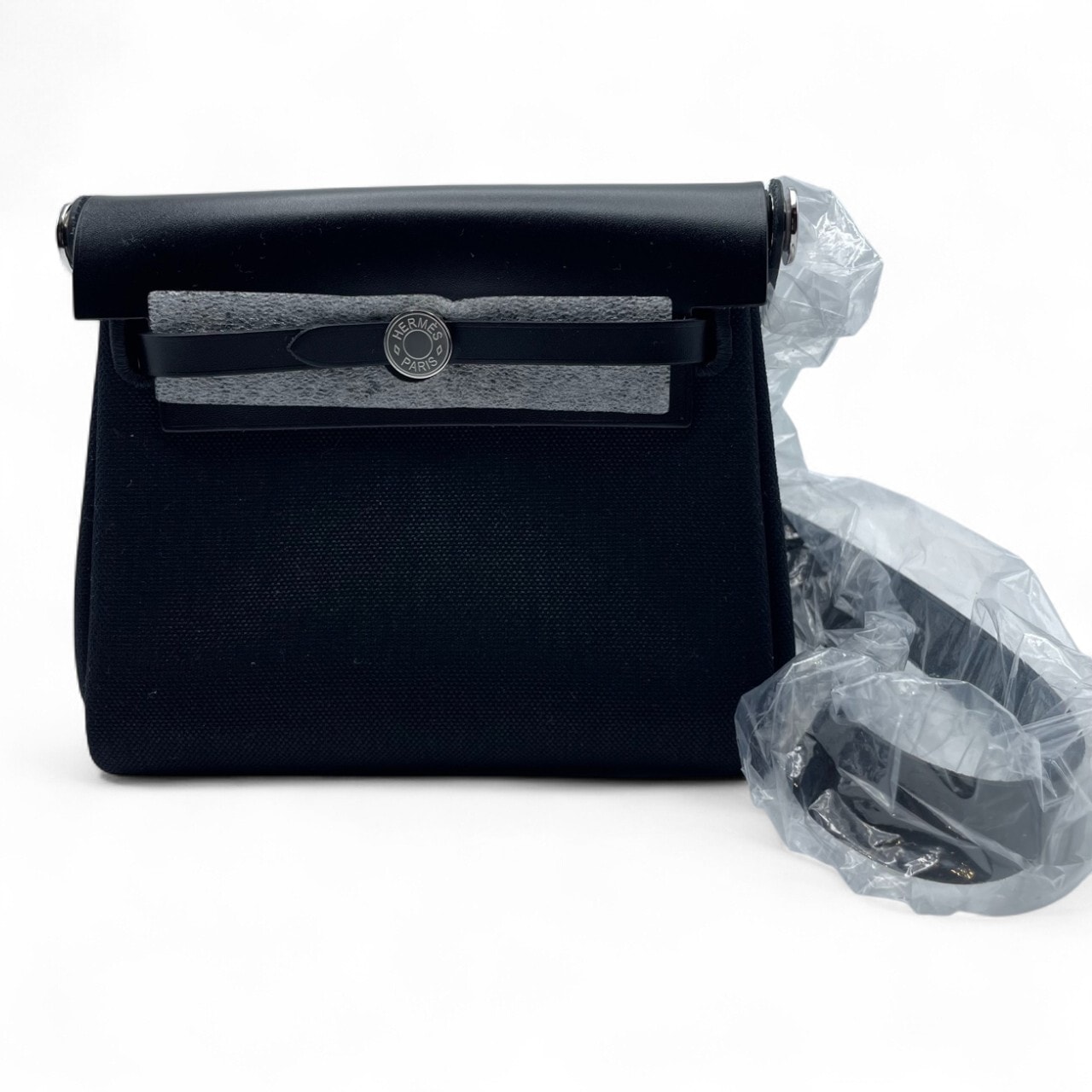 エルメス エールバッグ ジップ ミニ 20 ノワール トワルミリタリー