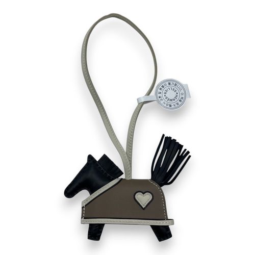 エルメス ロデオチャーム ロベオロック PM ノワール シルバー金具 K