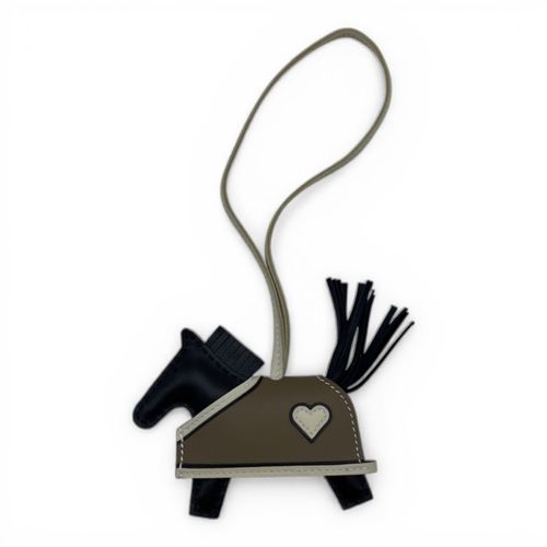 エルメス ロデオチャーム ゴールドスタッツ PM ノワール K刻印 ｜ 商品