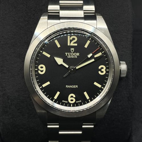 �����556,600�ߡۥ��塼���� ��󥸥㡼 M79950-0001 �֥�å� 39mm