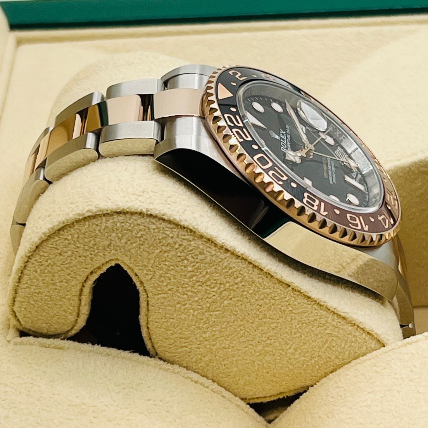 �����ò��桪�ۥ���å��� GMT�ޥ�����II 126711CHNR �֥�å� 40mm