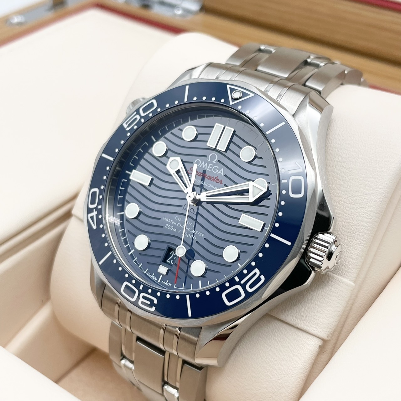 �����946,000�ߡۥ��ᥬ �����ޥ����� �����С�300M 210.30.42.20.03.00﻿1 ���ƥ�쥹�������� �֥롼 42mm 