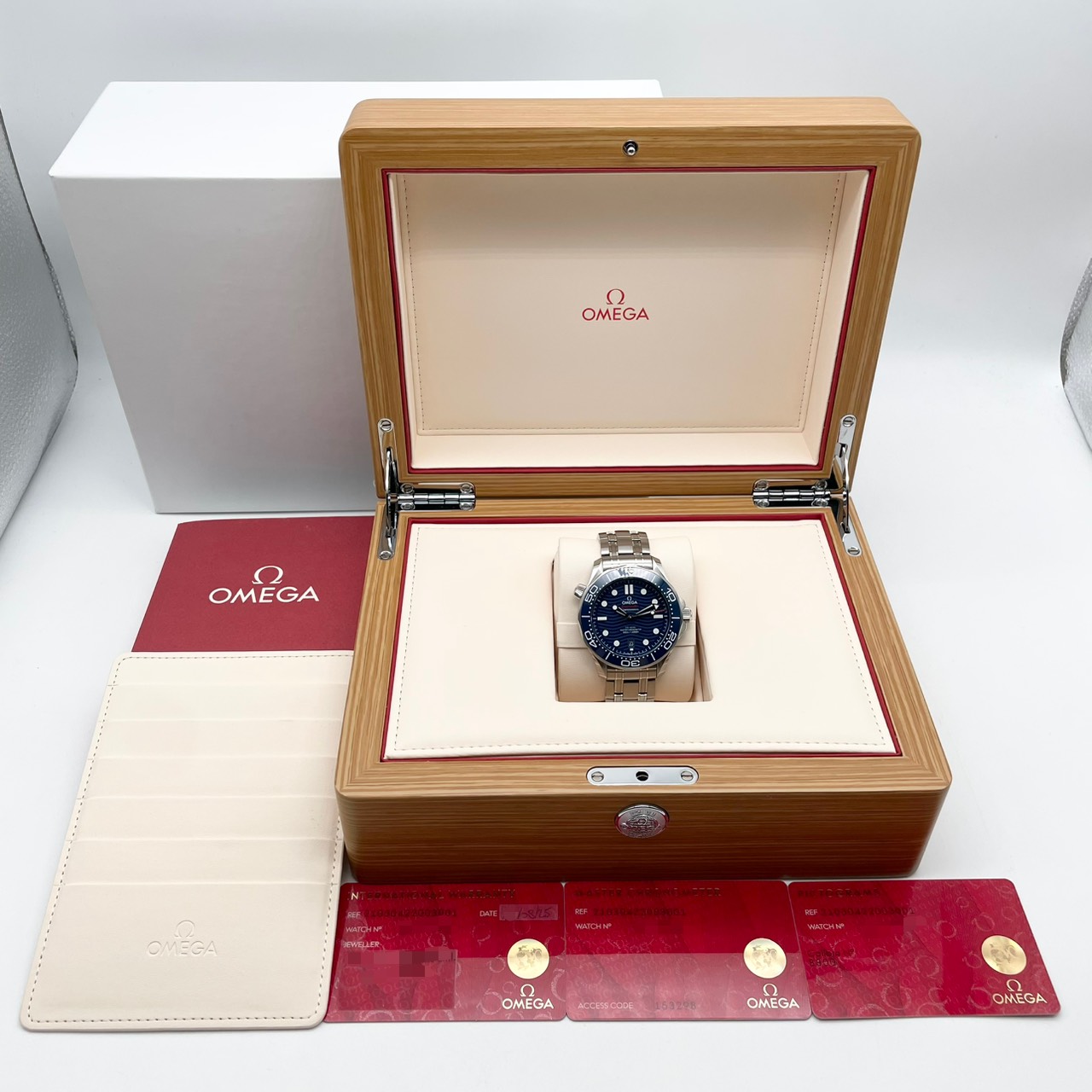 �����946,000�ߡۥ��ᥬ �����ޥ����� �����С�300M 210.30.42.20.03.00﻿1 ���ƥ�쥹�������� �֥롼 42mm 