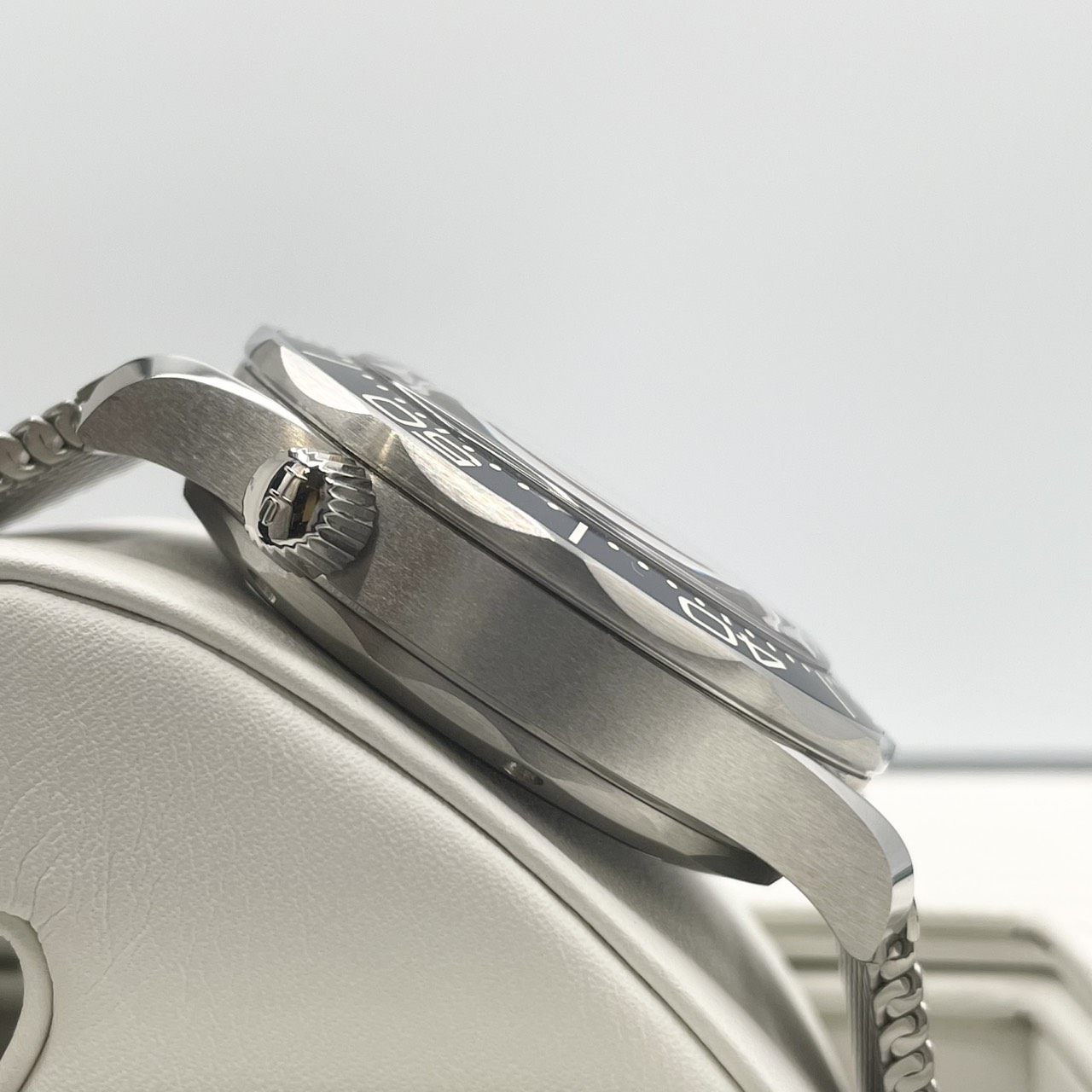 �����1,397,000�ߡۥ��ᥬ �����ޥ����� 210.30.42.20.03.002 DIVER 300m ������������� �ޥ����� �����Υ᡼����  �ܥ�ɱǲ�60��ǯ��ǰ��ǥ� �֥�﻿��  42mm