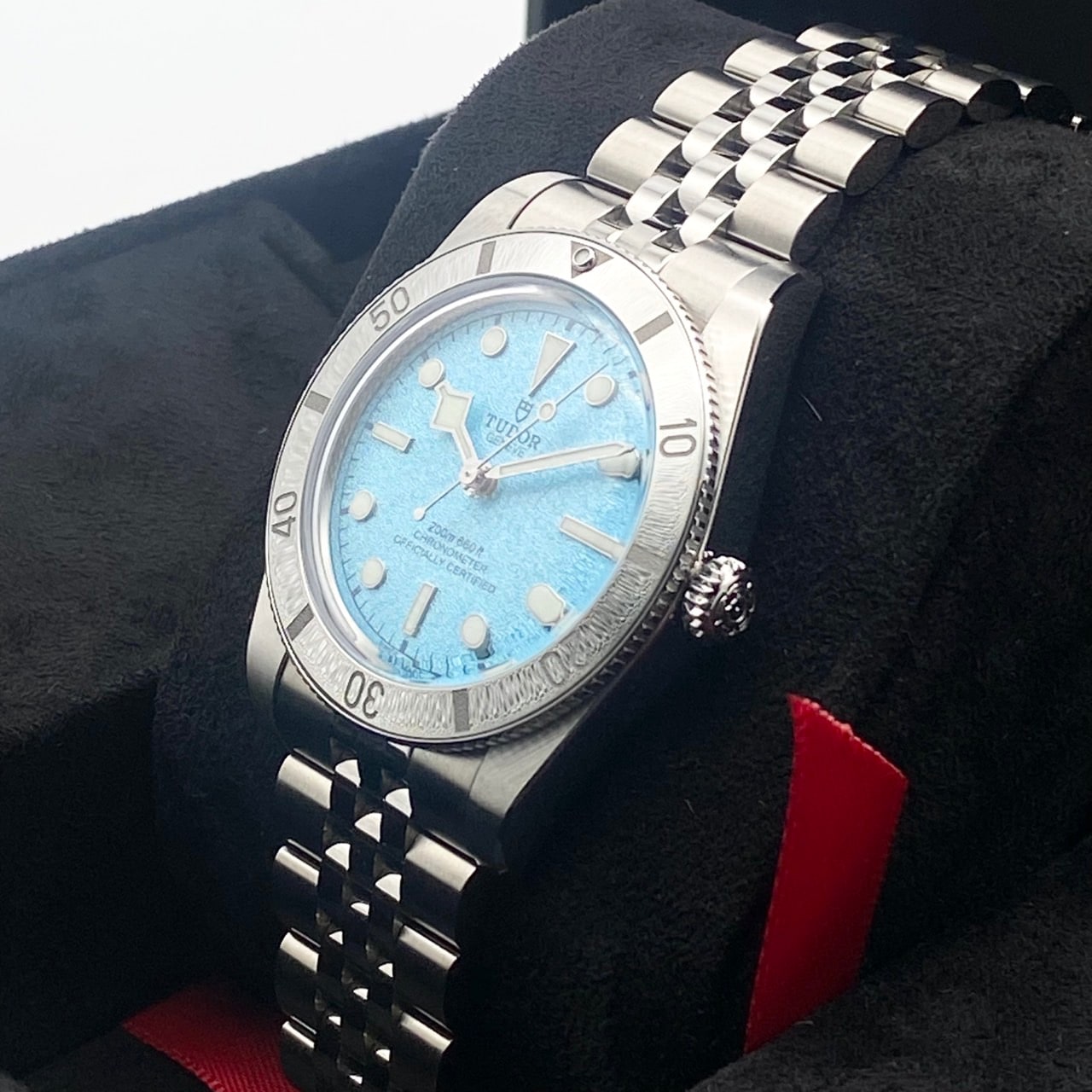 チューダー ブラックベイ 54 M79000-0001 ラグーンブルー 37mm