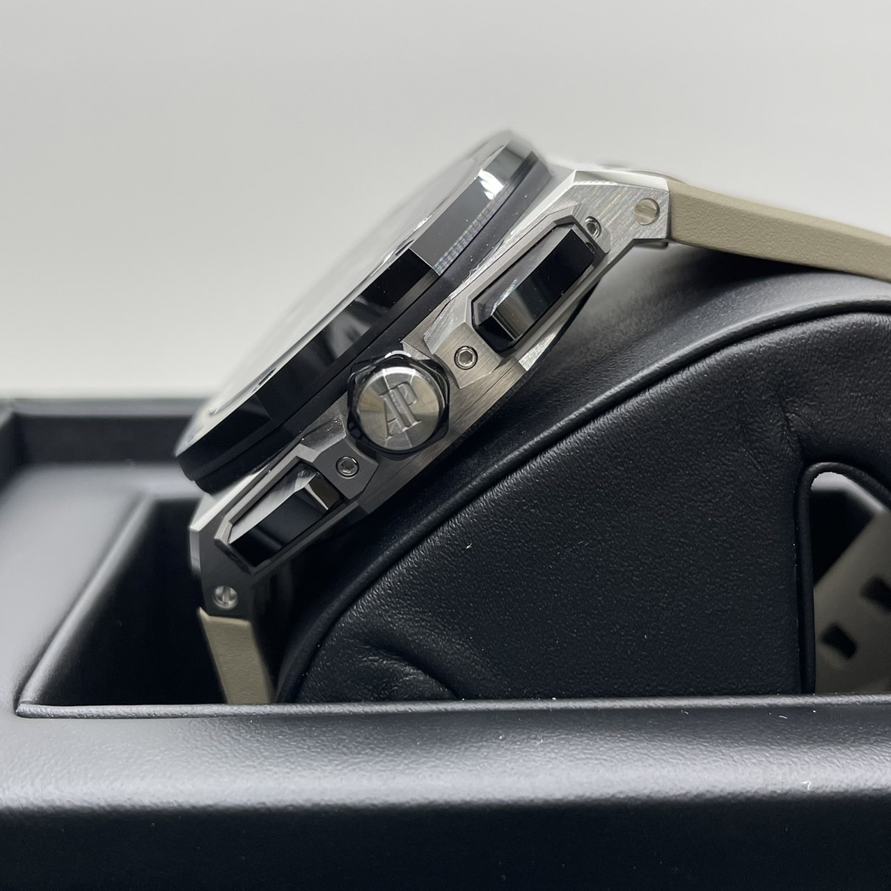 �����ǥޥԥ� ������륪���� ���ե��祢 26420SO.OO.A600CA.01 ���⡼���饤�ȥ֥饦�� 43mm