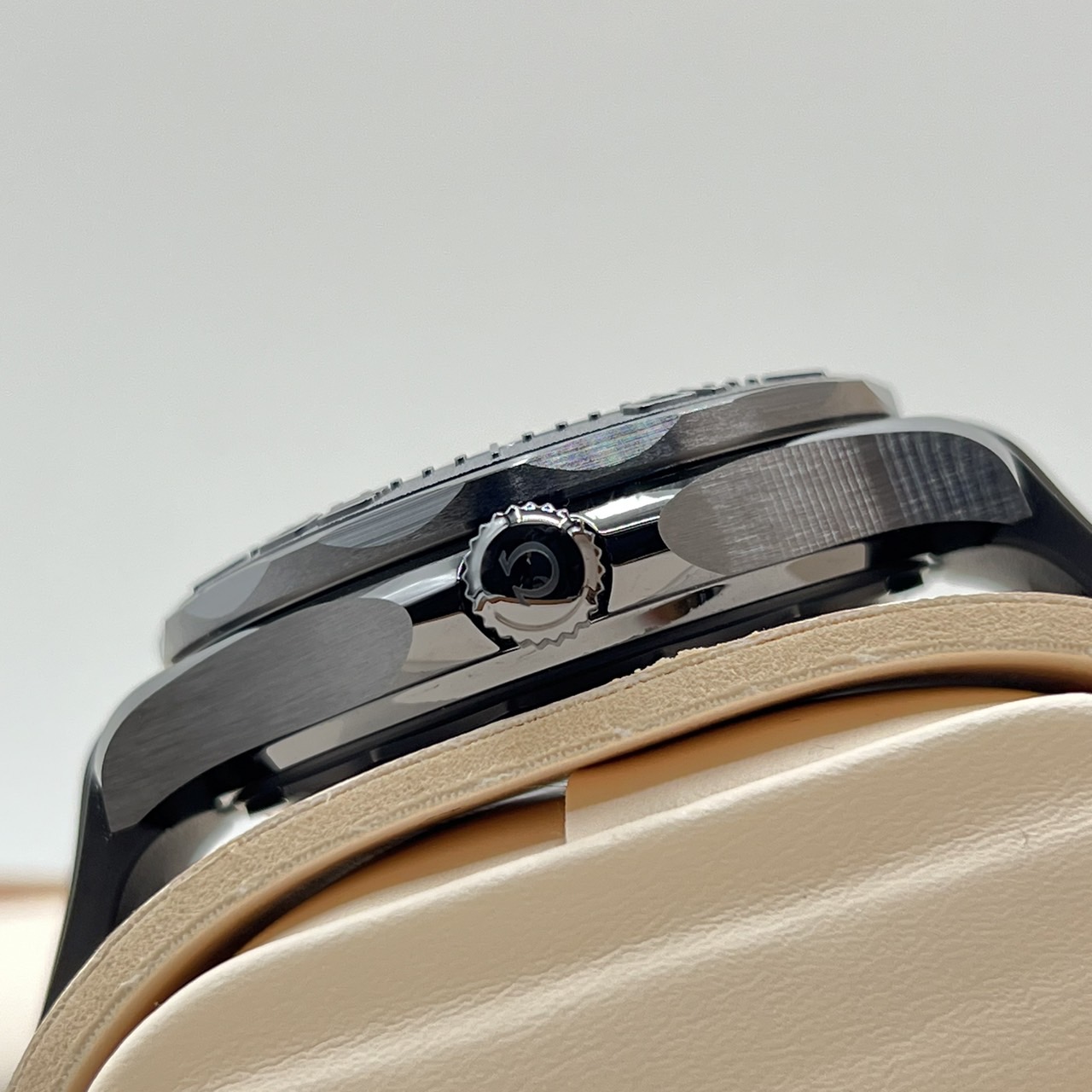 ���ᥬ �����ޥ����� 210.92.44.20.01.003��DIVER 300M �֥�å� 43.5mm