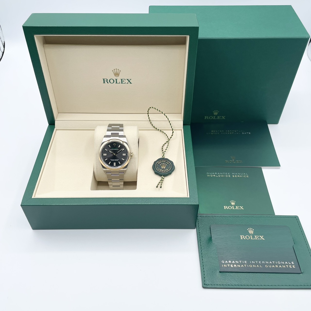 ROLEX オイスター パーペチュアル デイト 付属品　箱 保証書 コマ3個 2026年新作モデル！】【保証書日付2026年8月！】ロレックス オイスター
