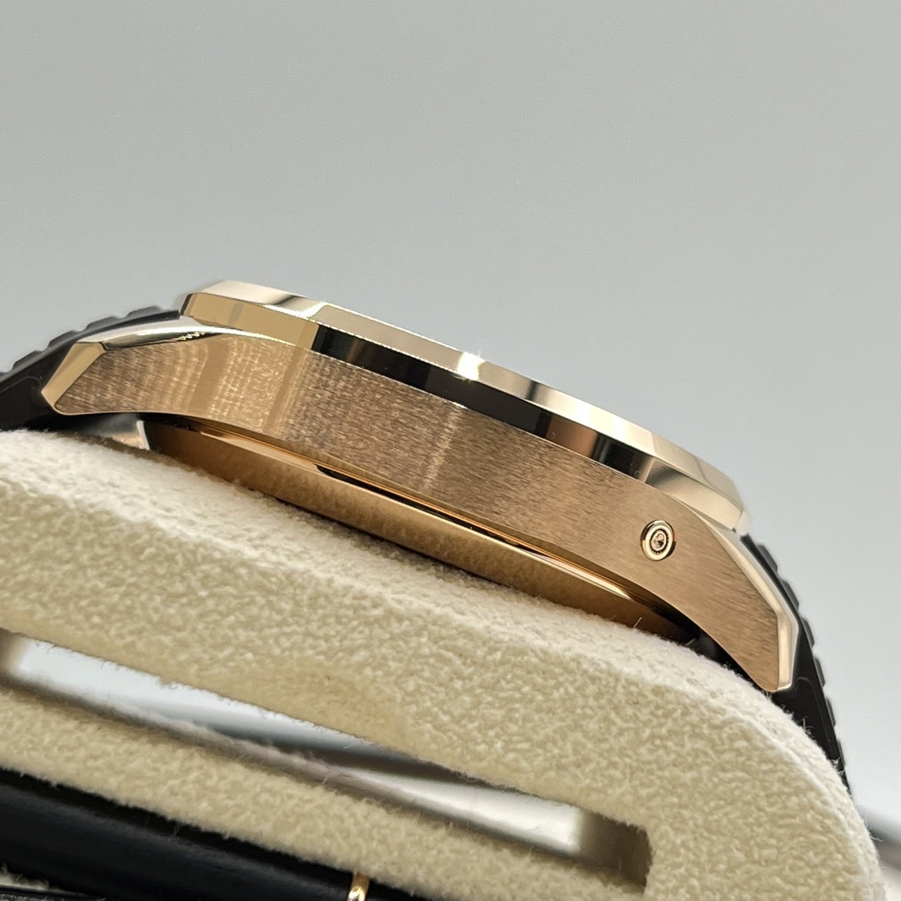 ��2023ǯ8���ݾڽ���°���ۥѥƥå��ե���å� �������Ρ��� 5968R-001 �֥饦�� 42.2mm