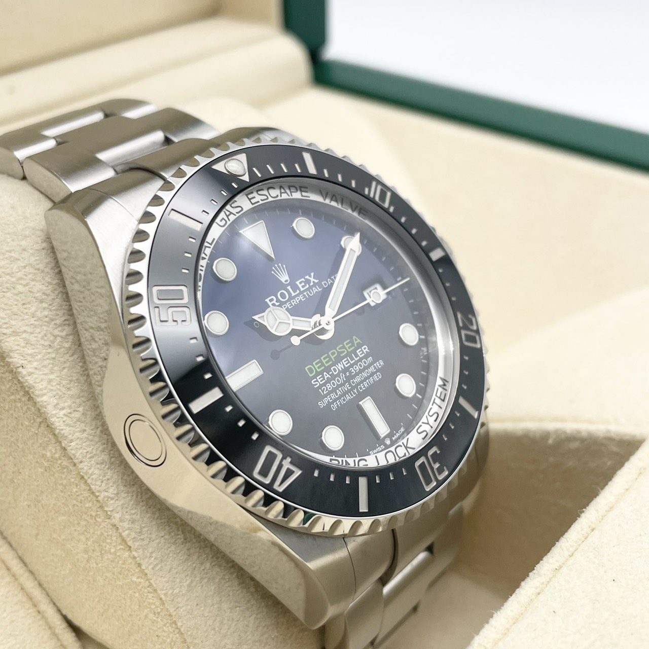 ����å��� �����ɥ����顼 �ǥ����ץ��� 126660 D�֥롼 ���ƥ�쥹�������� 44mm