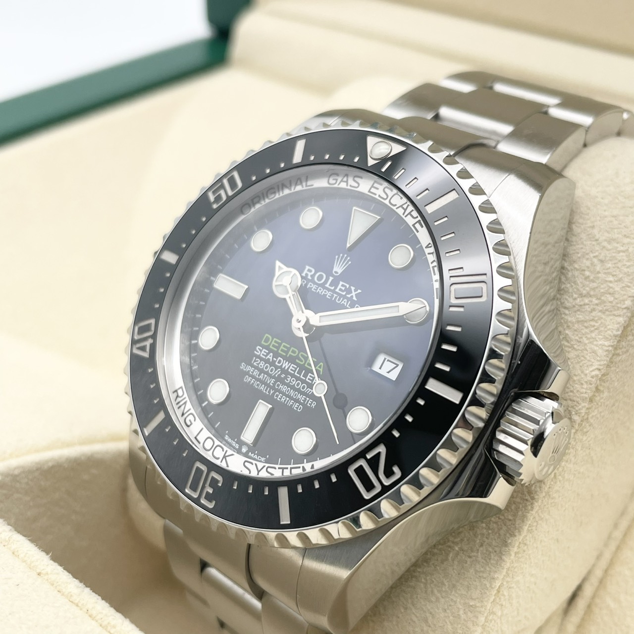 ����å��� �����ɥ����顼 �ǥ����ץ��� 126660 D�֥롼 ���ƥ�쥹�������� 44mm