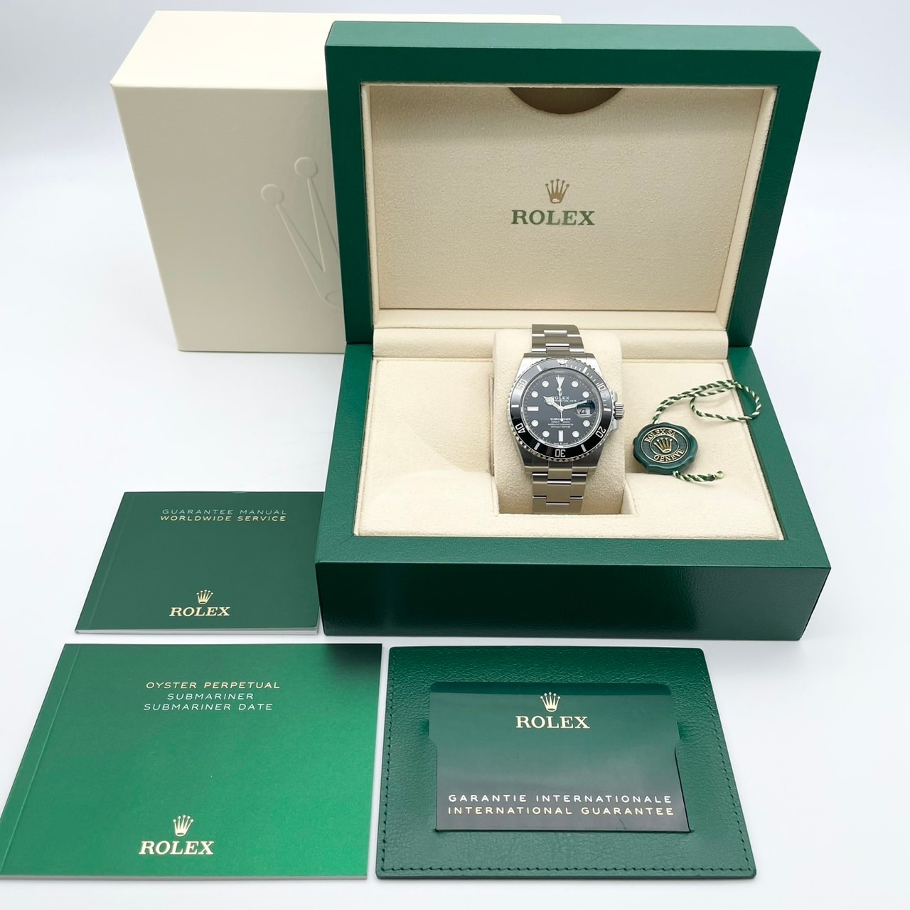 正規店保護シール付き！！】ロレックス サブマリーナーデイト 126610LN