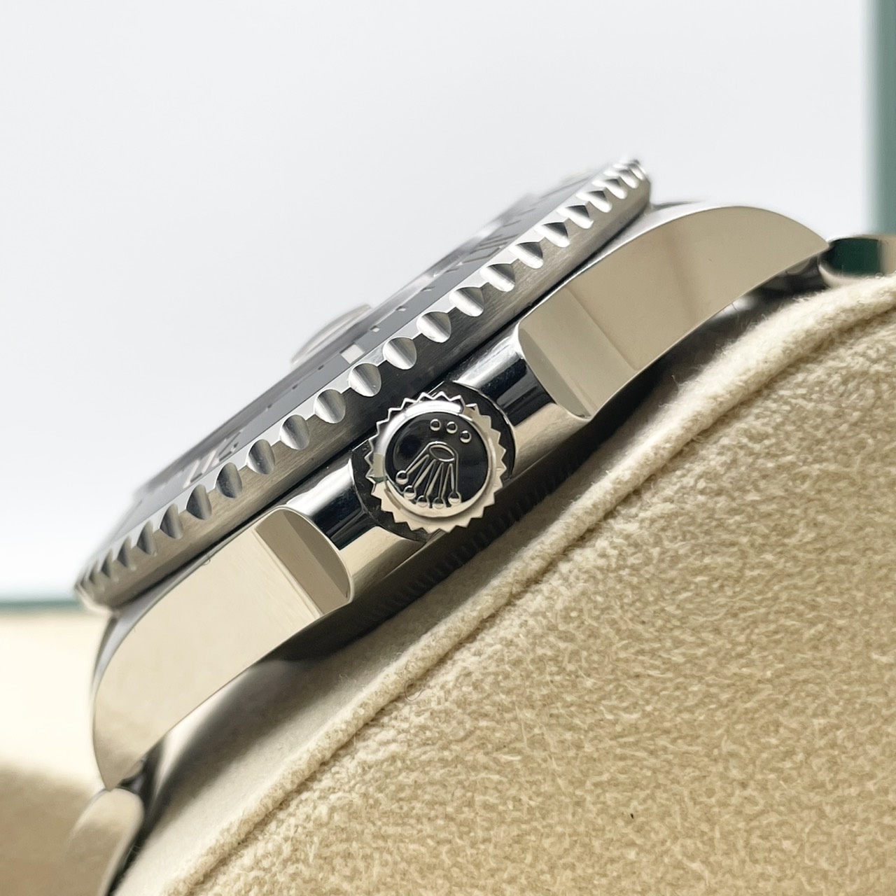 ����å��� �����ɥ����顼 126600 �֥�å�  43mm