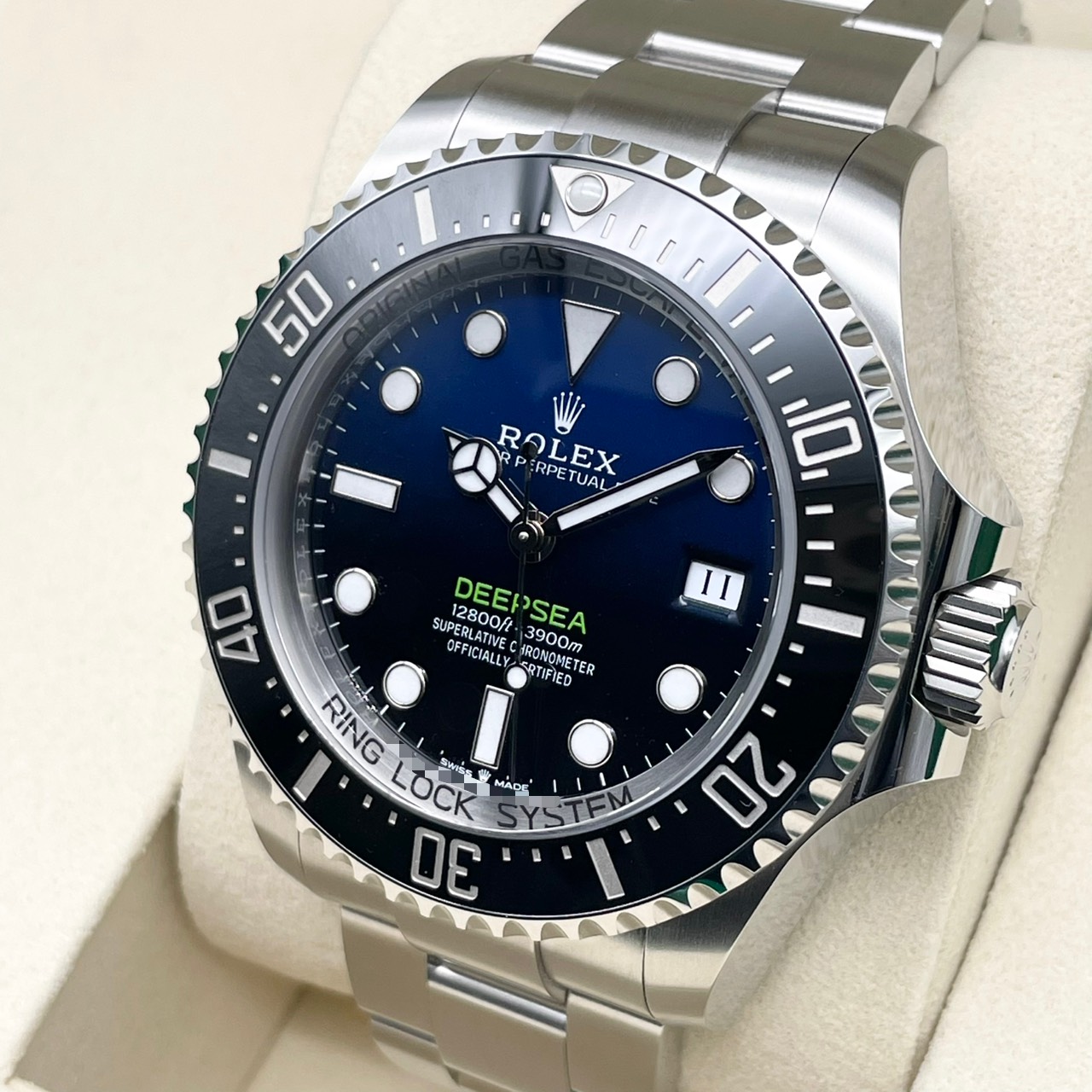 �ڿ���2026ǯ3�D�֥롼���ۥ���å��� �ǥ����ץ��� 136660 D�֥롼 44mm