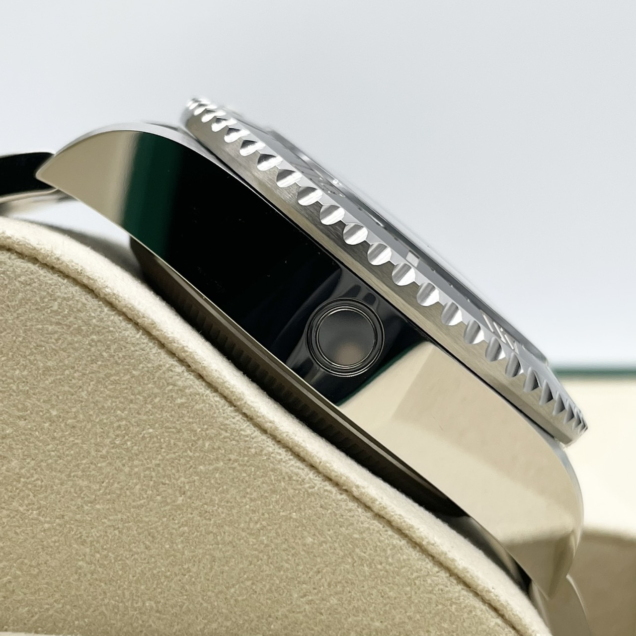 �ڿ���2026ǯ3�D�֥롼���ۥ���å��� �ǥ����ץ��� 136660 D�֥롼 44mm