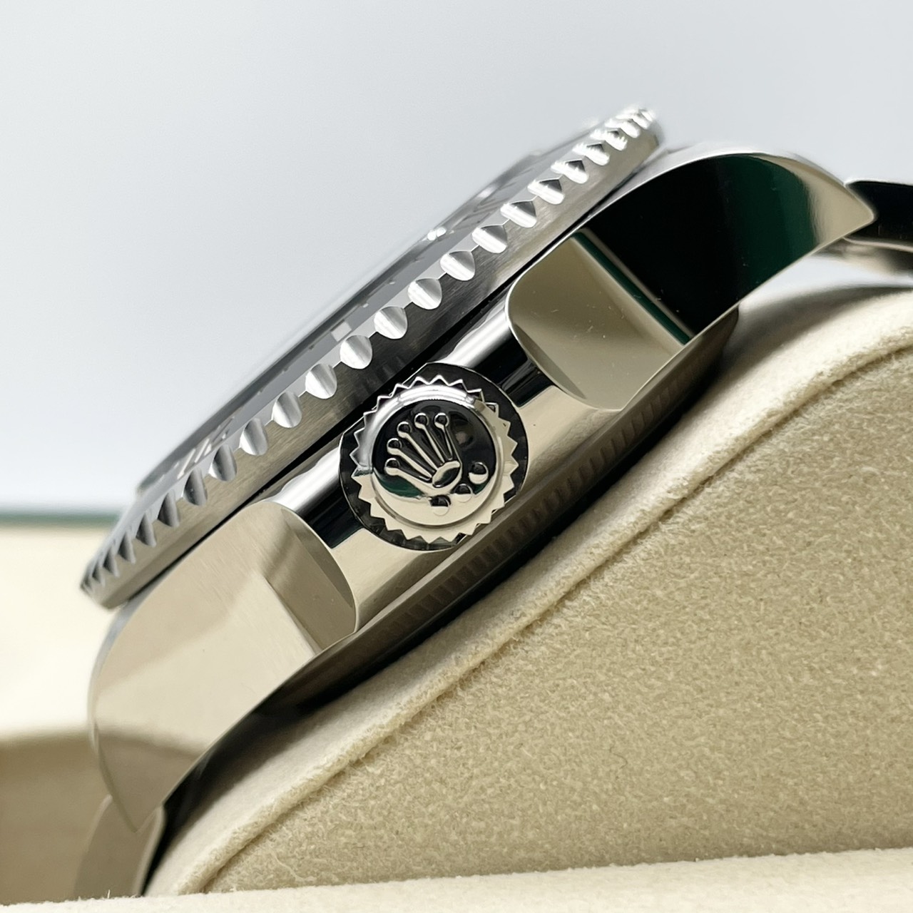 �ڿ���2026ǯ3�D�֥롼���ۥ���å��� �ǥ����ץ��� 136660 D�֥롼 44mm