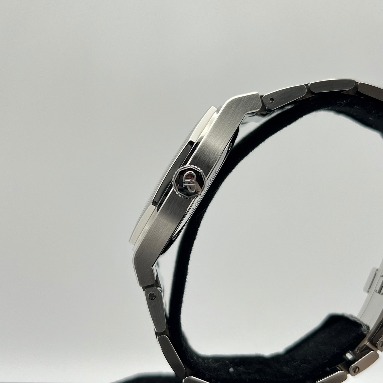 ���顼�롦�ڥ르�������쥢���ȡ��֥�å���81010-11-634-11A 42mm