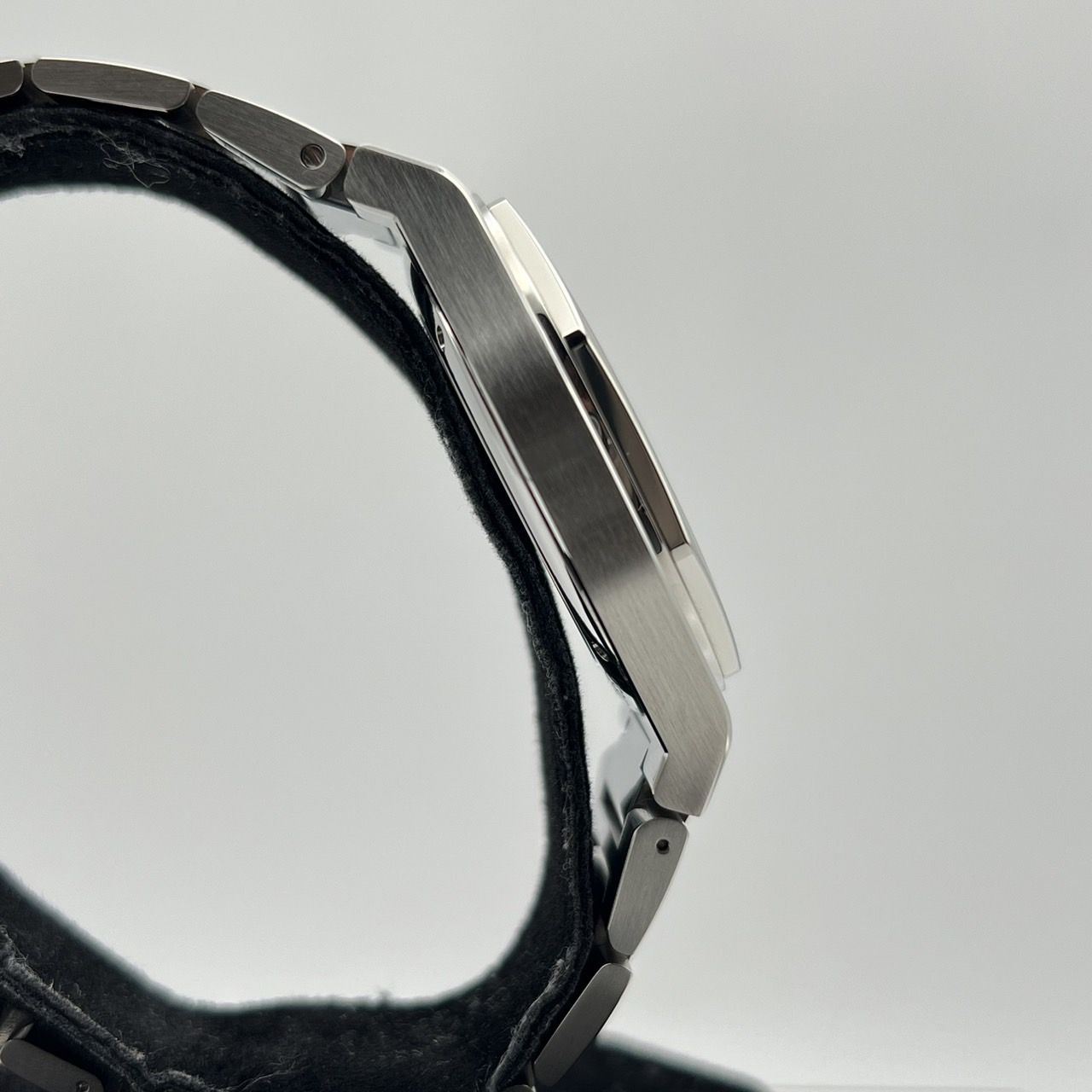 ���顼�롦�ڥ르�������쥢���ȡ��֥�å���81010-11-634-11A 42mm