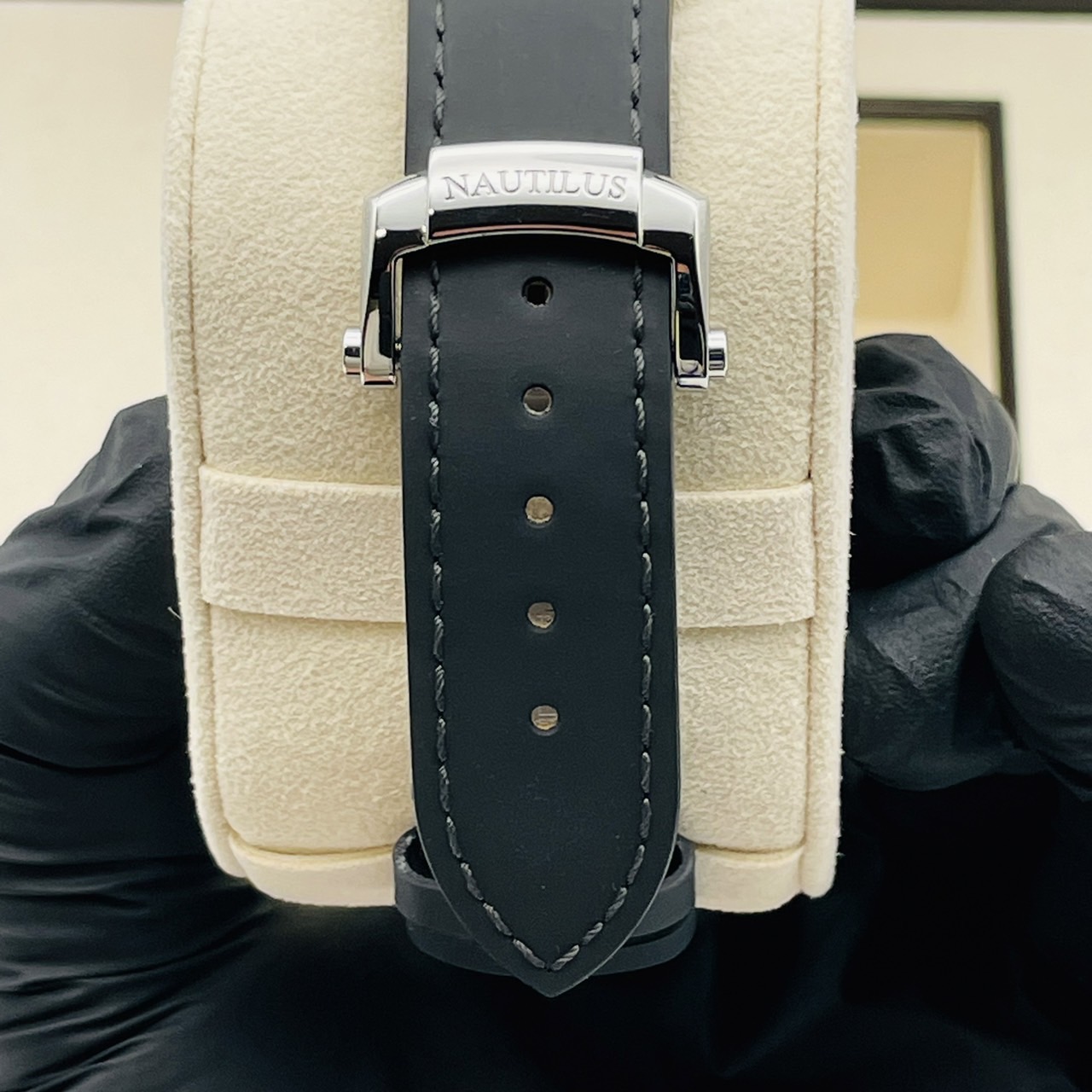 �ѥƥå��ե���å� �Ρ����饹 ���˥奢�륫������ 5726A-001�֥�å� 40.5mm