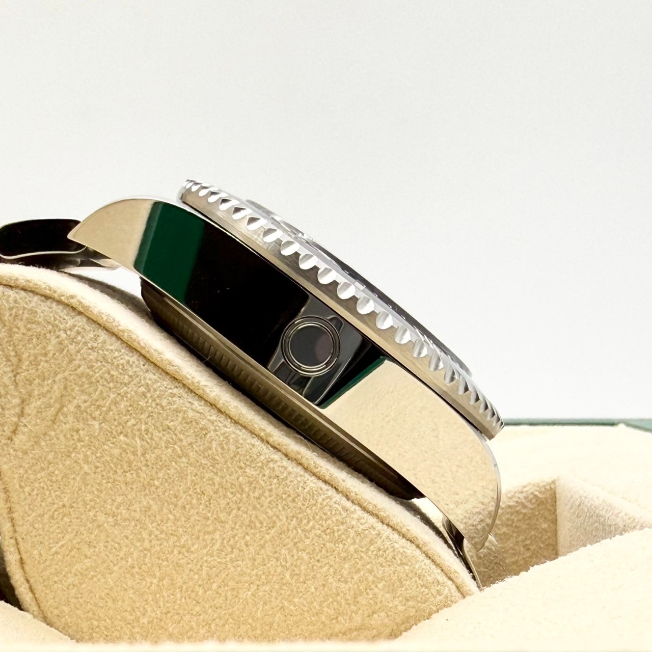 ����å��� �����ɥ����顼�ǥ����ץ��� 136660 �֥�å� 44mm