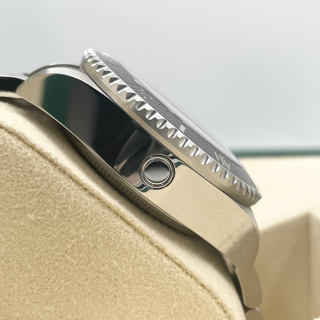 ����å��� �����ɥ����顼 �ǥ����ץ��� 126660 D�֥롼 ���ƥ�쥹�������� 44mm