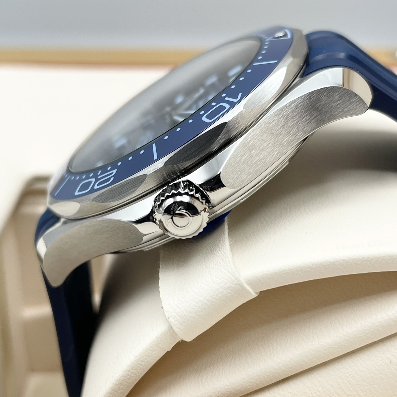 ���ᥬ �����ޥ����� 210.32.42.20.03.002 �֥롼 42mm