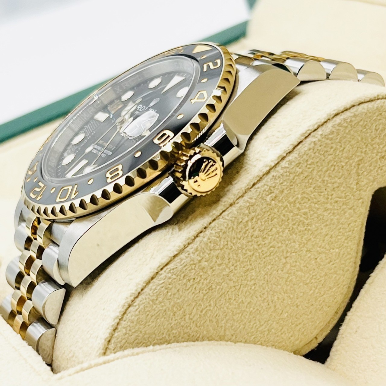 ��2023ǯ����ۥ���å��� GMT�ޥ�����II 126713GRNR 40mm