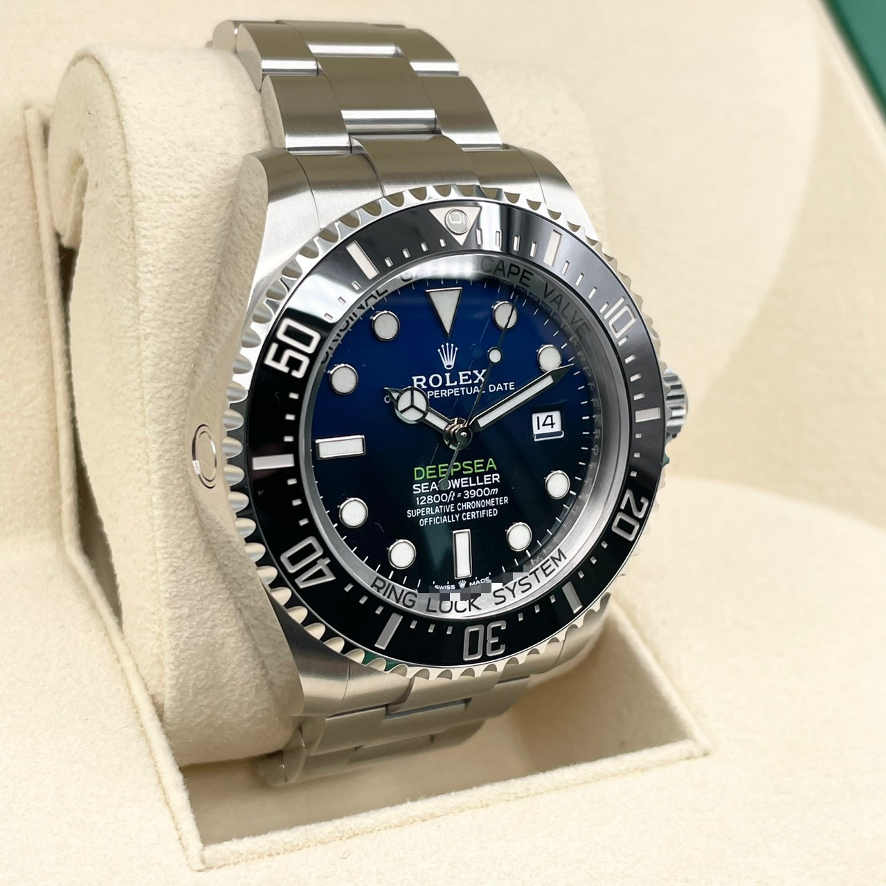 ����å��� �����ɥ����顼 �ǥ����ץ��� 126660 D�֥롼 ���ƥ�쥹�������� 44mm