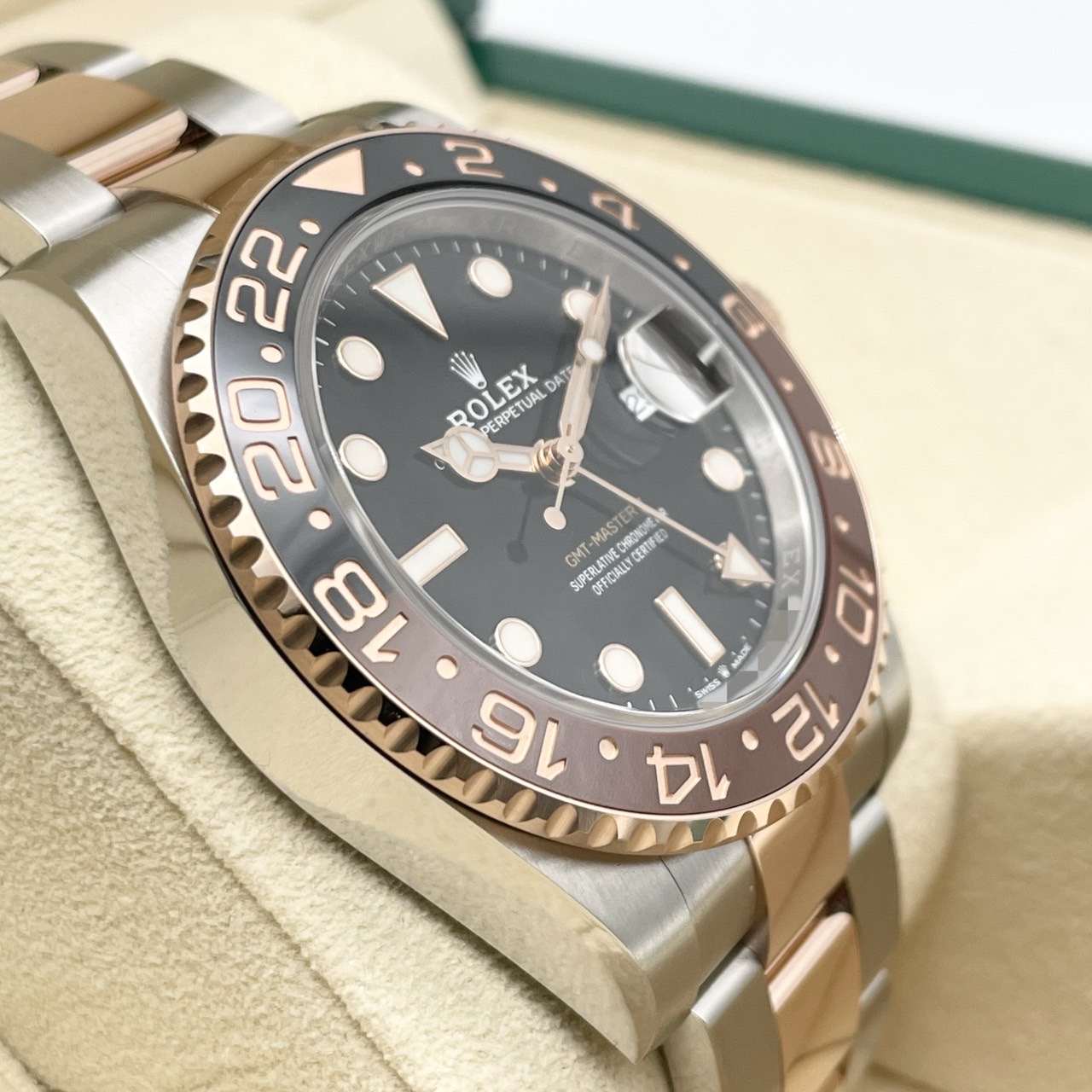 �ڿ�����顪�ۥ���å��� GMT�ޥ�����II 126711CHNR �֥�å� 40mm