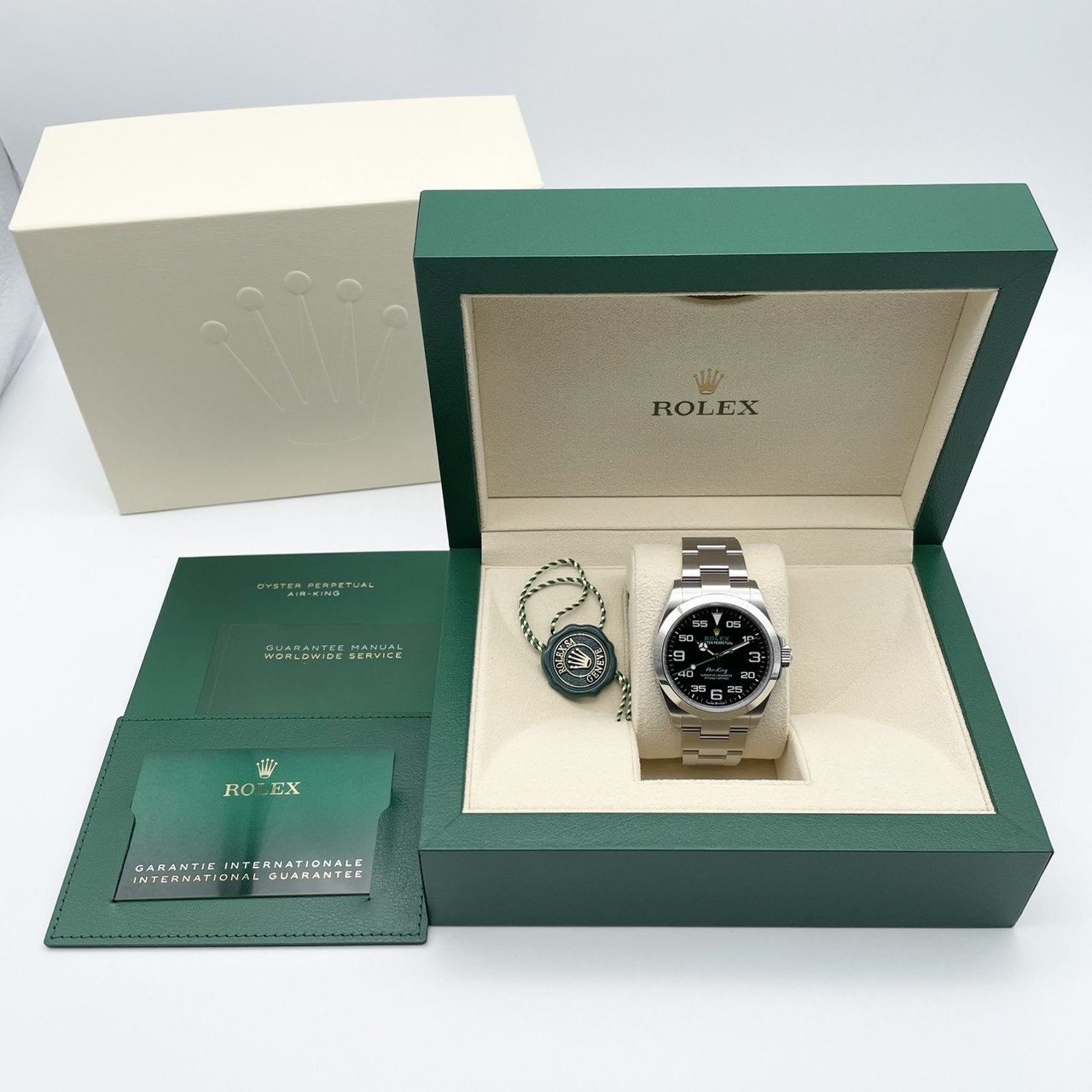 ROLEX 時計 付属品一式　空箱 ロレックスの箱だけでも売れる？ 年代別デザインと付属品の価値