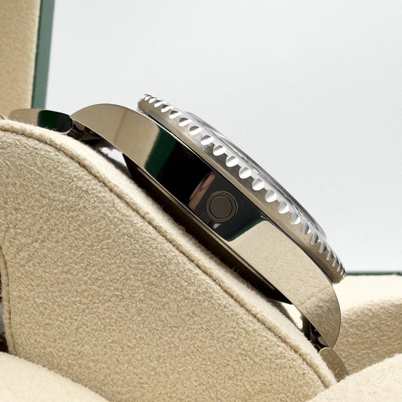 ����å��� �����ɥ����顼 126600 �֥�å� 43mm