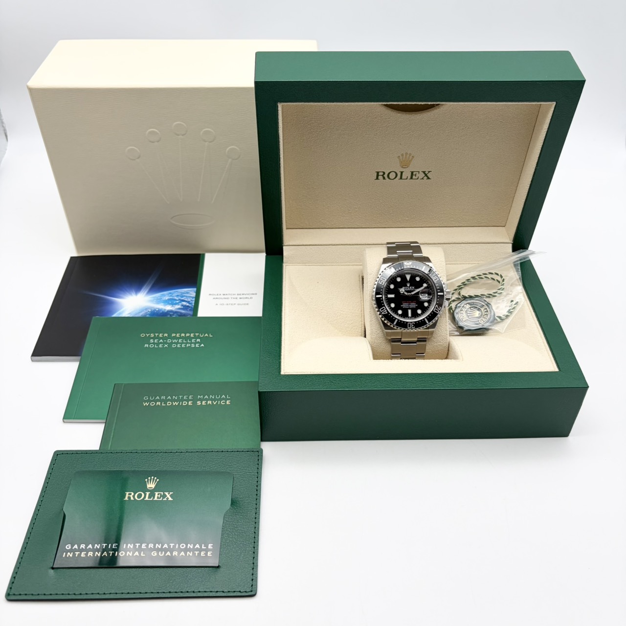 ����å��� �����ɥ����顼 126600 �֥�å� 43mm