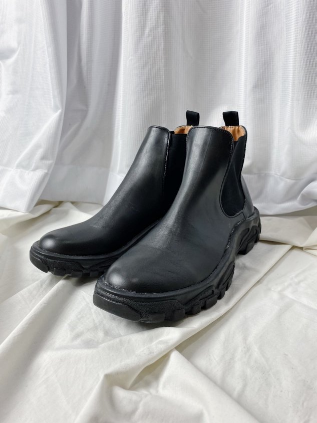 受注制【Chikashitsu +】design sole side gore boots | OUR BRAND