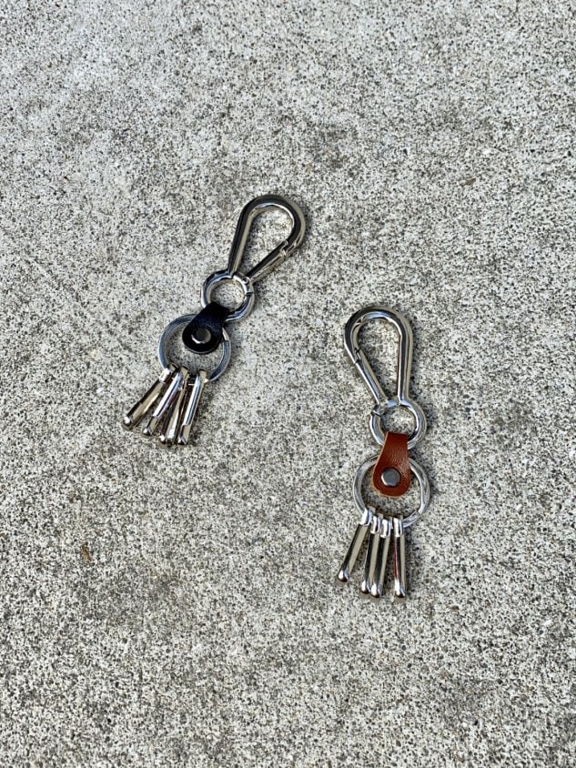 受注制【Chikashitsu +】design key chain (2color) | OUR BRAND