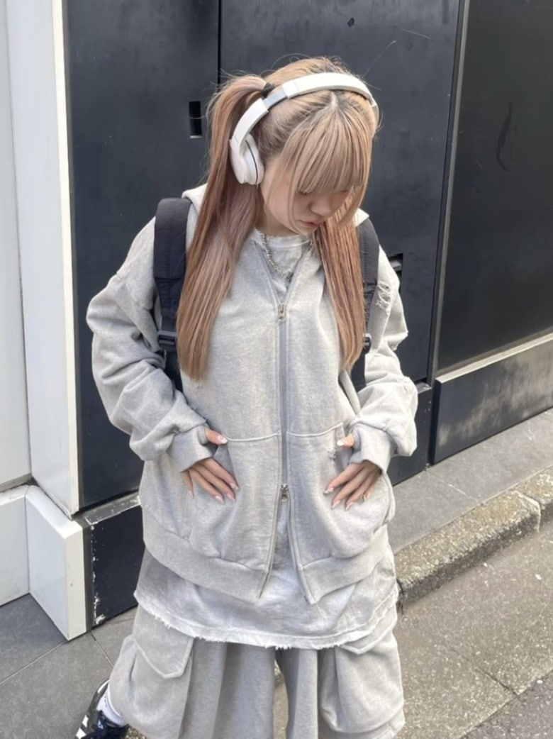 【nmtc +】damage zip up hoodie (2color) / 【エヌエムティーシープラス】ダメージ長袖ジップアップパーカー