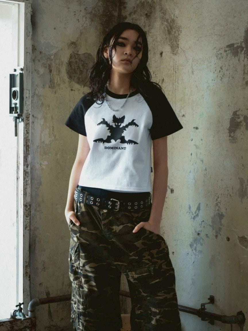 【DOMINANT】Bat Raglan Crop T-Shirt