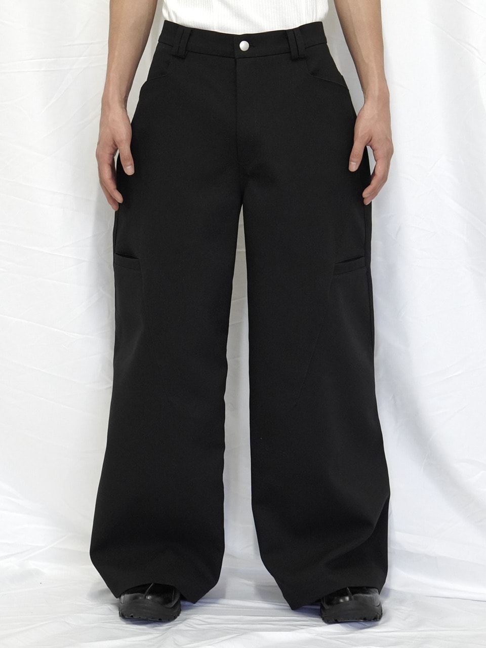 あああ完売品Chikashitu+Crosstuckdrapeslacks 受注制【Chikashitsu +】stripe tuck slacks / 【チカシツプラス