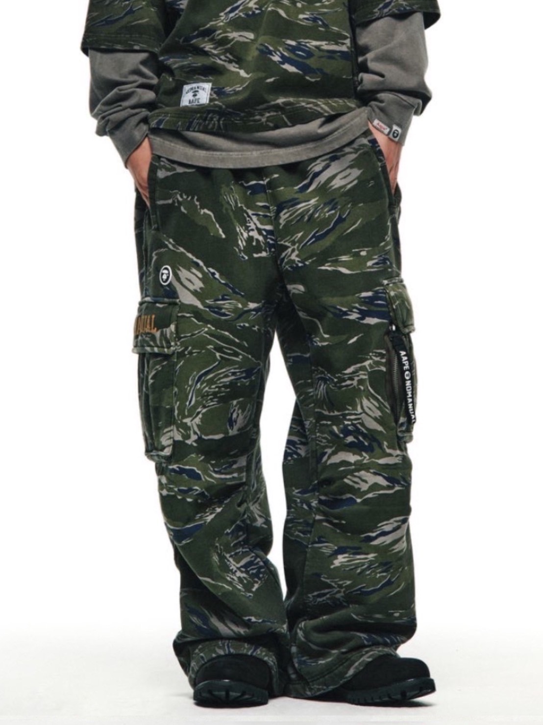 【AAPE X NOMANUAL】AAPE X NOMANUAL SWEATPANTS