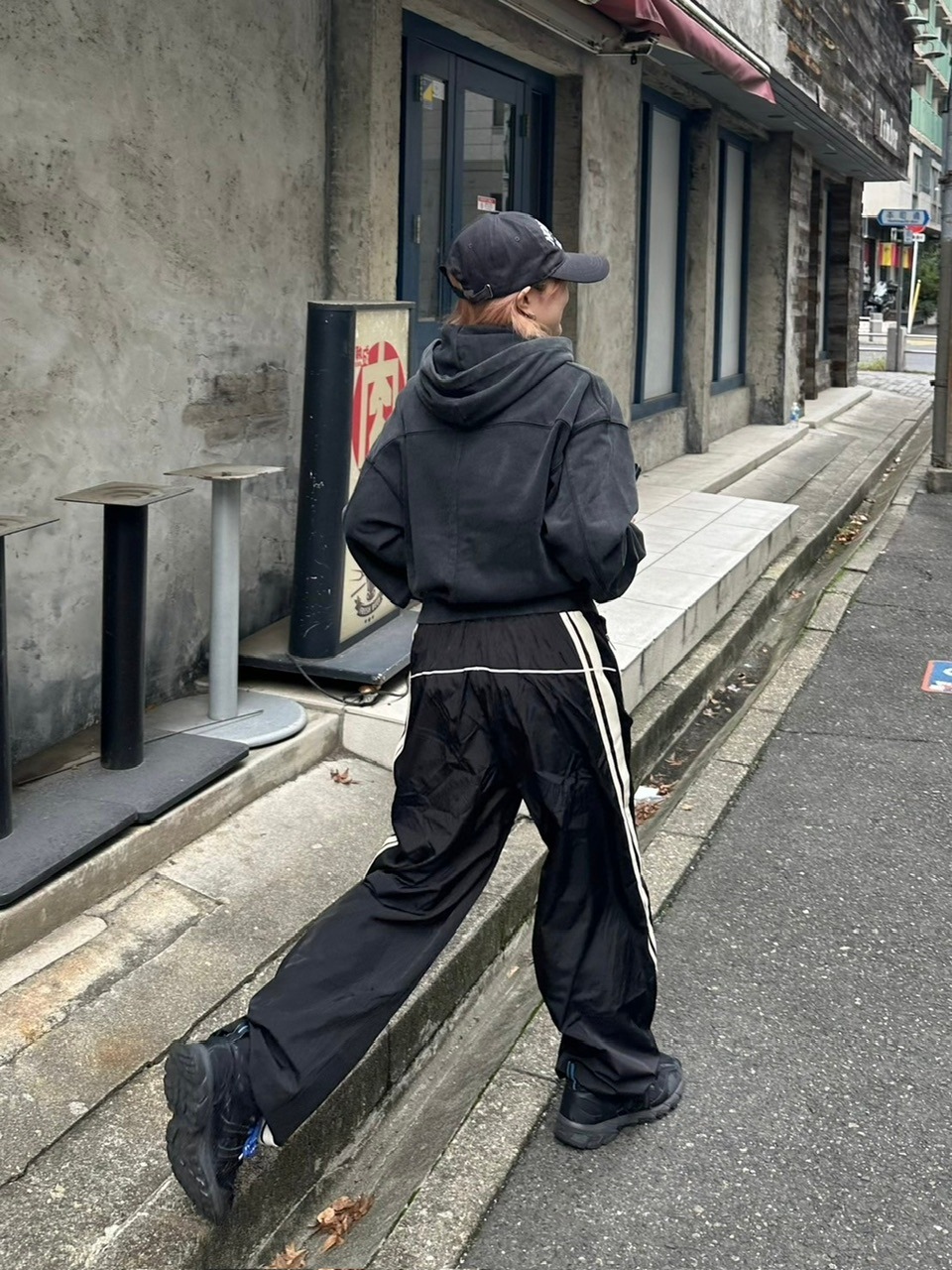 Chikashitsu +】set up side line track pants (2color
