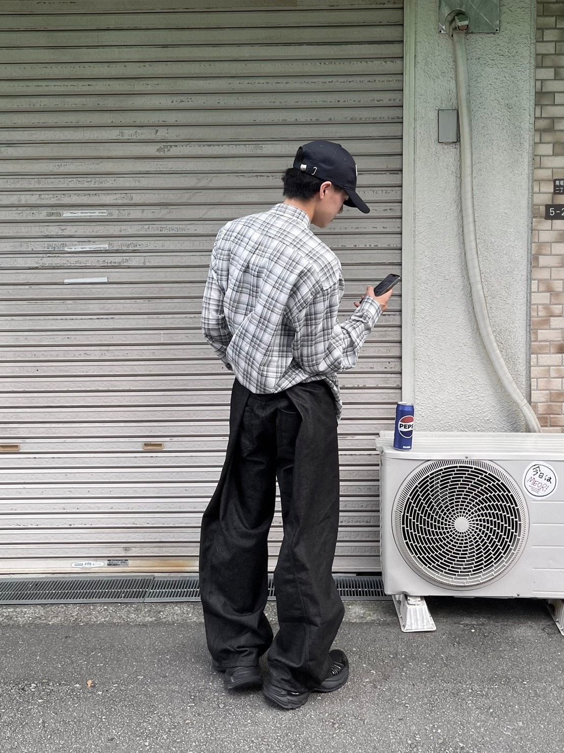oaks back tuck snap button pants ブラック 受注制【oaks】back tuck snap button pants (2color) | OUR