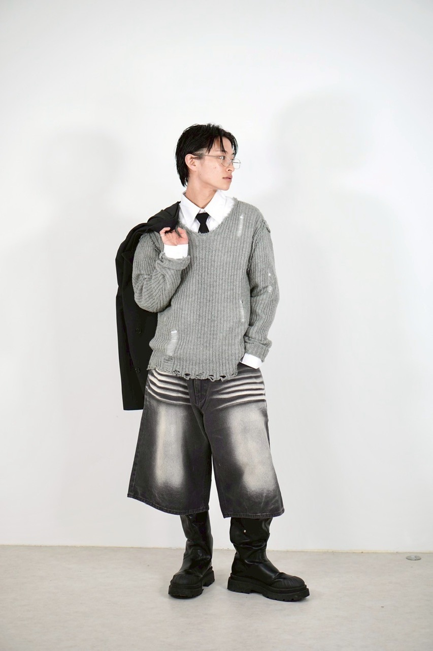 Chikashitsu +】damage reverse v neck knit (3color