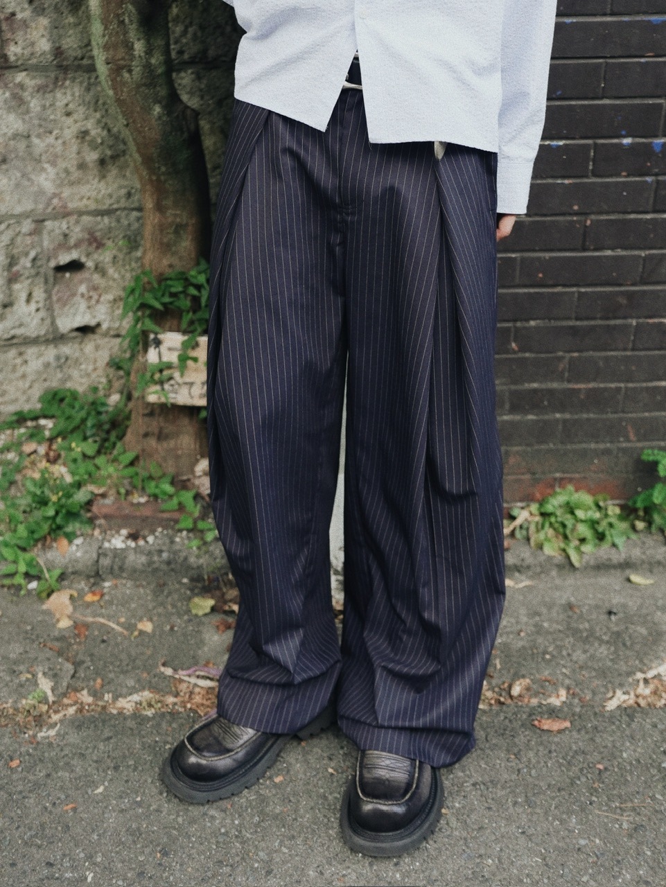 CS】stripe cross tuck drape slacks (navy) | OUR BRAND,Chikashitsu