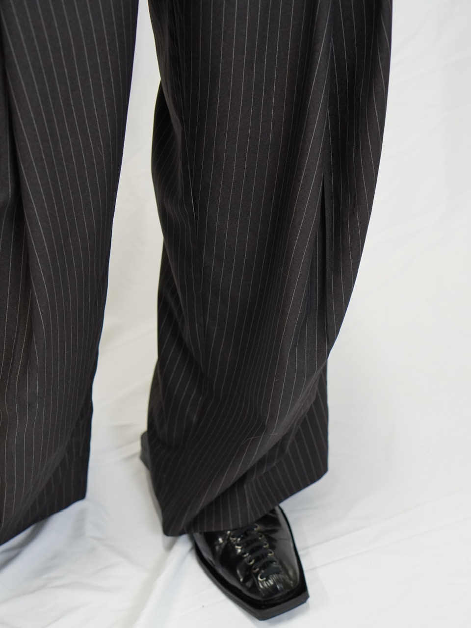 【Chikashitsu +】stripe tuck slacks Never mind the XU / Chikashitsu+｜【Chikashitsu +】stripe