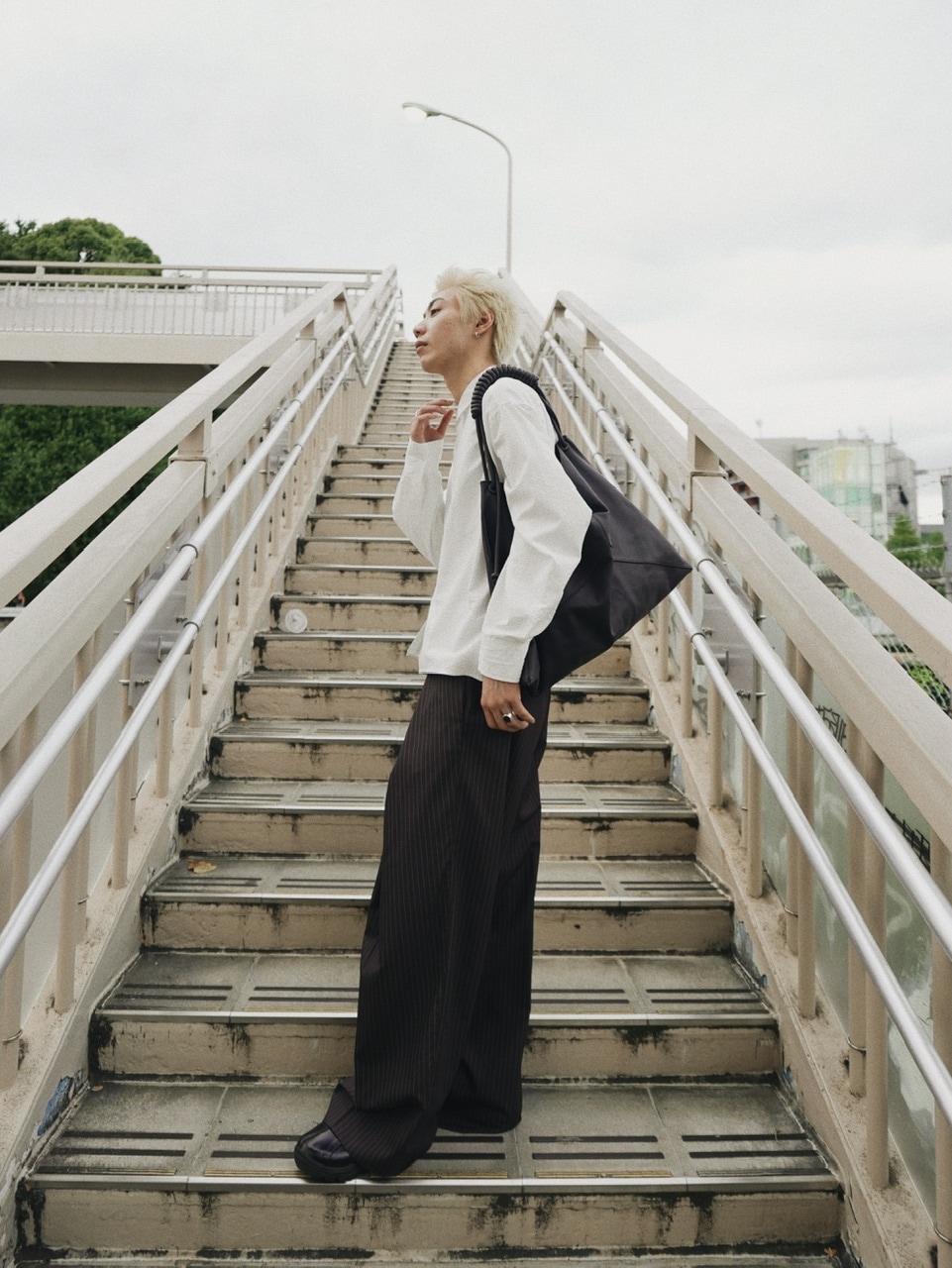【CS】✨新作✨stripe cross tuck drape slacks 8/31 20:00発売【CS】stripe cross tuck drape slacks (navy