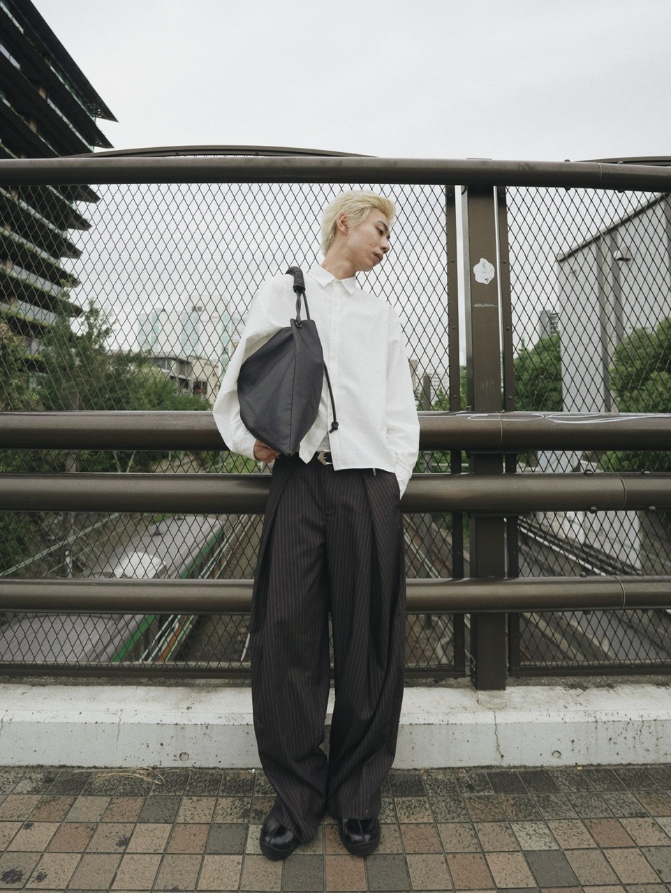 【CS】✨新作✨stripe cross tuck drape slacks 8/31 20:00発売【CS】stripe cross tuck drape slacks (navy