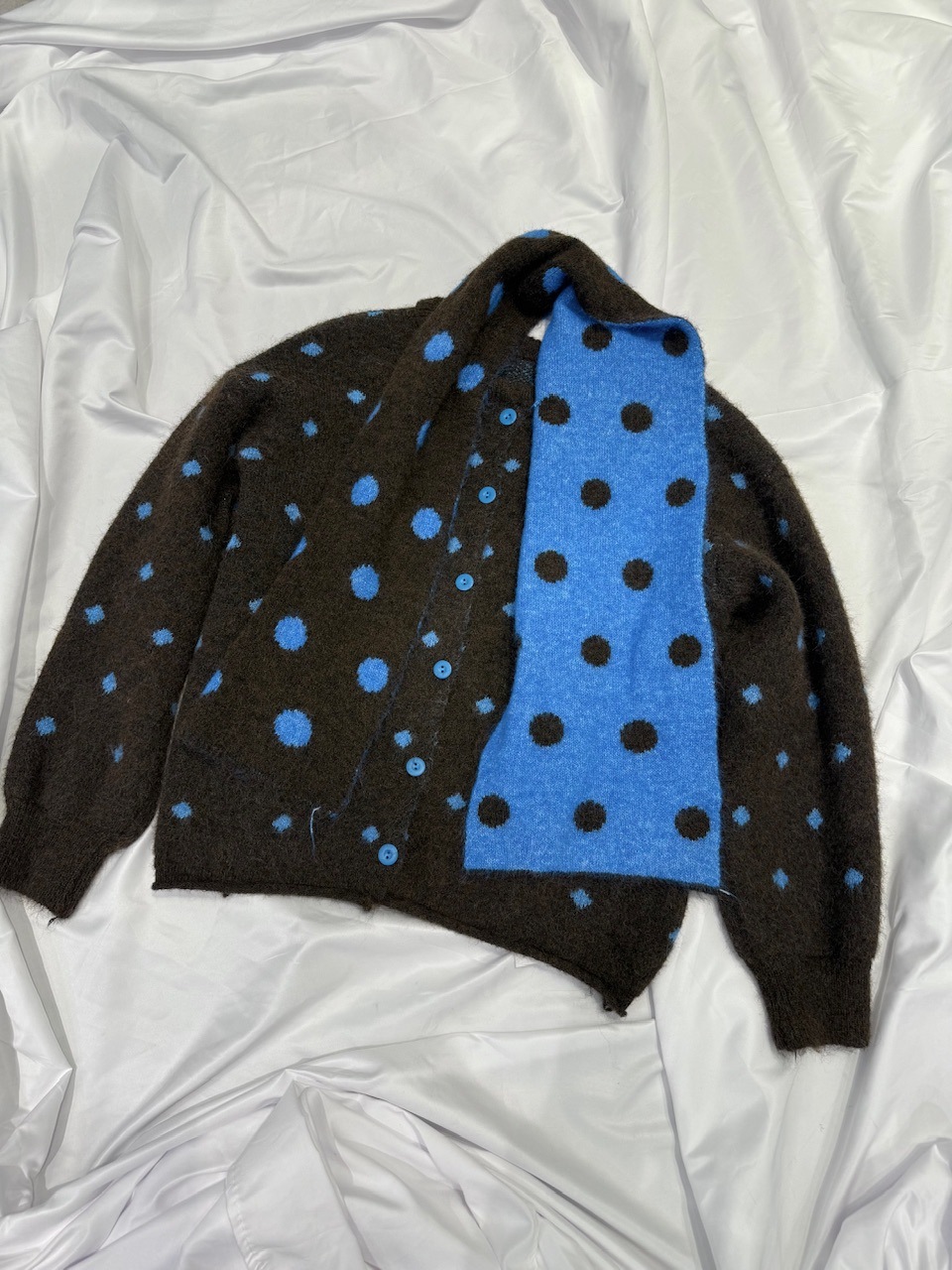 受注制【Nerd out XU】dot muffler Knit cardigan / 【ナードアウト